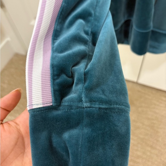 Levi’s Velour Tracksuit Jacket - Picture 9 of 10